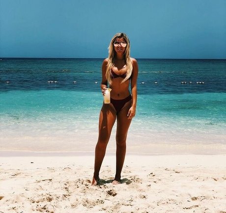 Hannah Sharpe top actress img