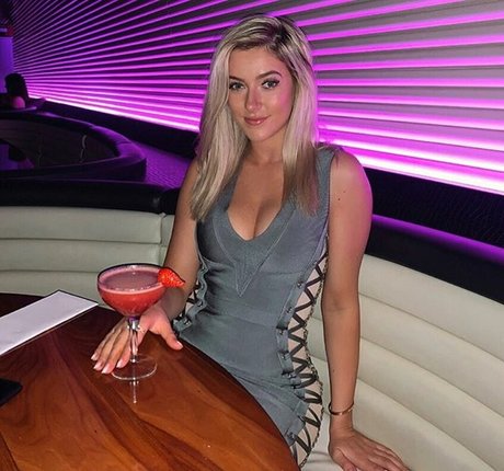 Hannah Sharpe star naked photos