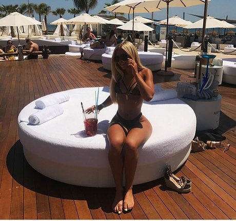 Hannah Sharpe best model archive