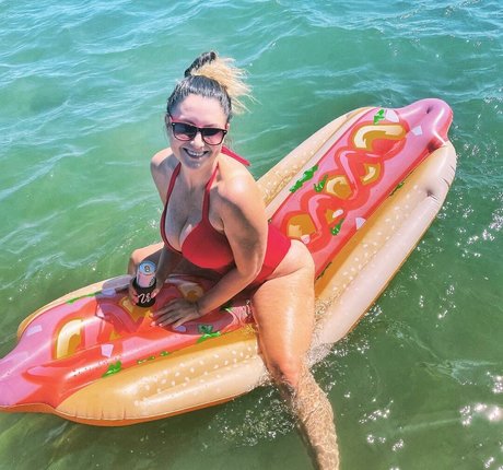 Katy Beaver pornstar nude pics