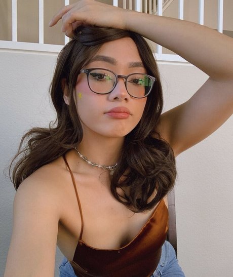 honeebell model sex image