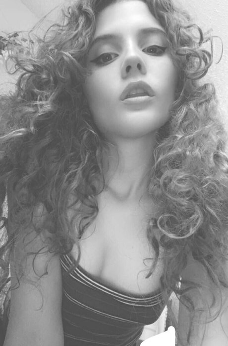 ApartmentFluffy7589 exclusive star pictures