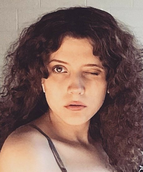 ApartmentFluffy7589 model hd image