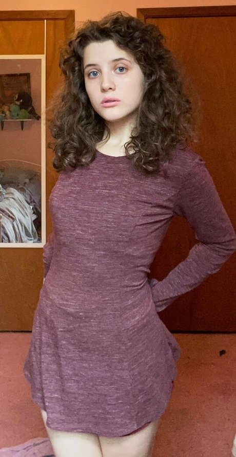 ApartmentFluffy7589 model pornographic picture