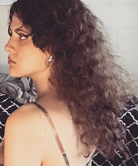 ApartmentFluffy7589 adult actress picture