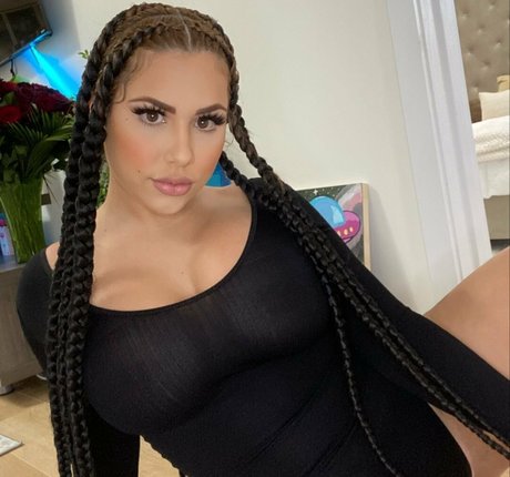 Barbara Martinez sexy actress image