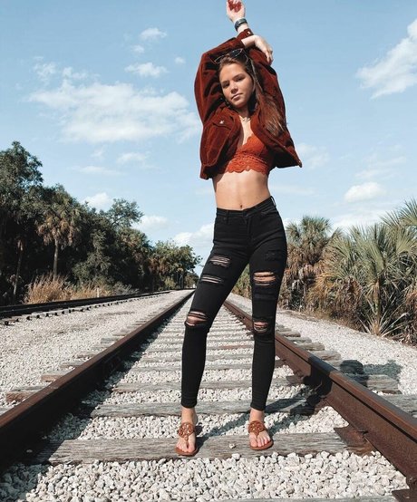 lillyackerman free actress img