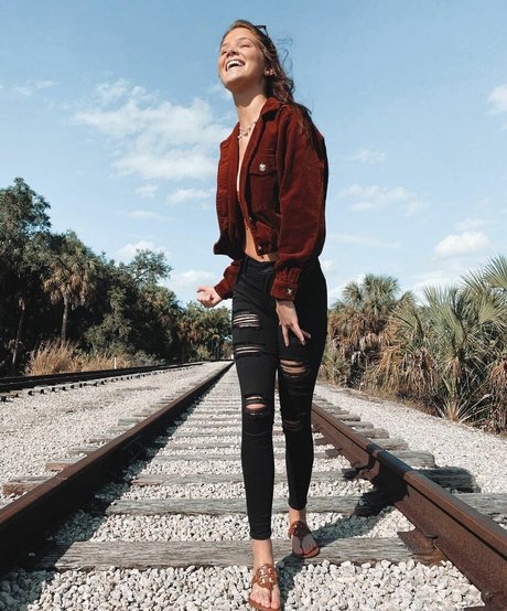 lillyackerman star top image