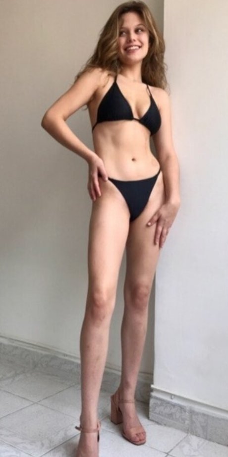 Giulia Gemelli sexy model img