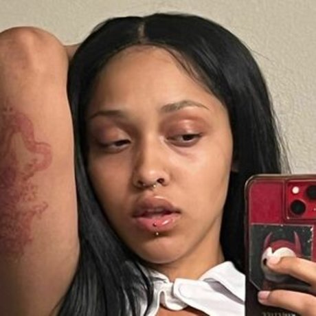 Cupidsaura777 pornstar naked img