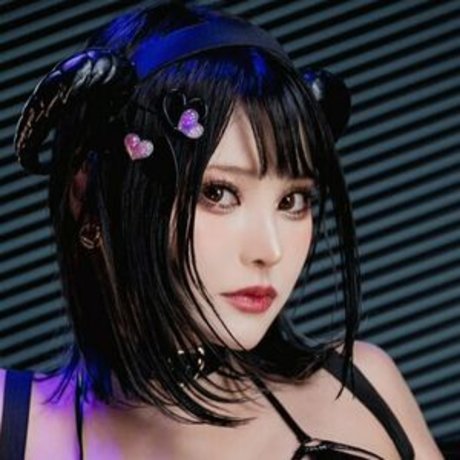 Chiroru Cosplay model beautiful pic