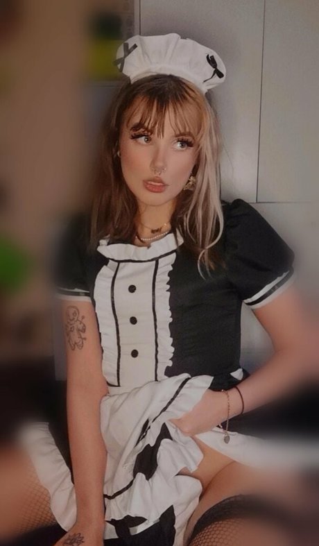 riahbrynn model art photos