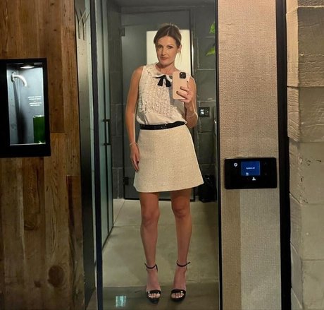 busty mom onlyfans porn gallery