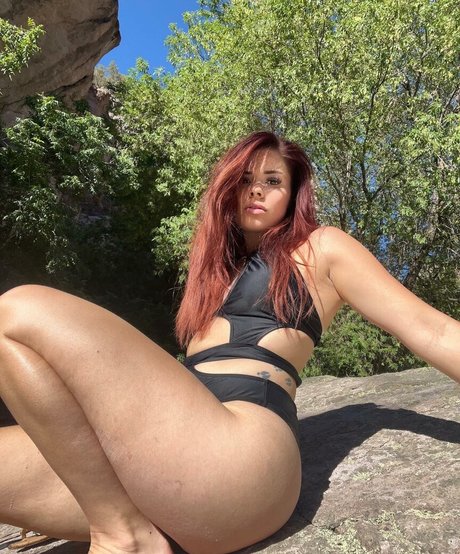 YeeYeePher high quality model galleries