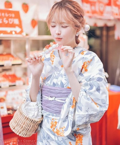 Ely Cosplayer pornstar erotic image