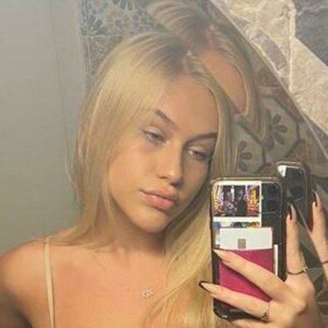 Tindrasmiley hot model images