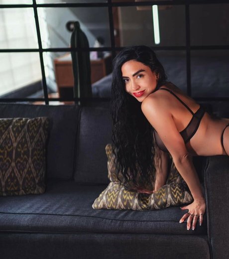 Mayra Rivera hd actress image