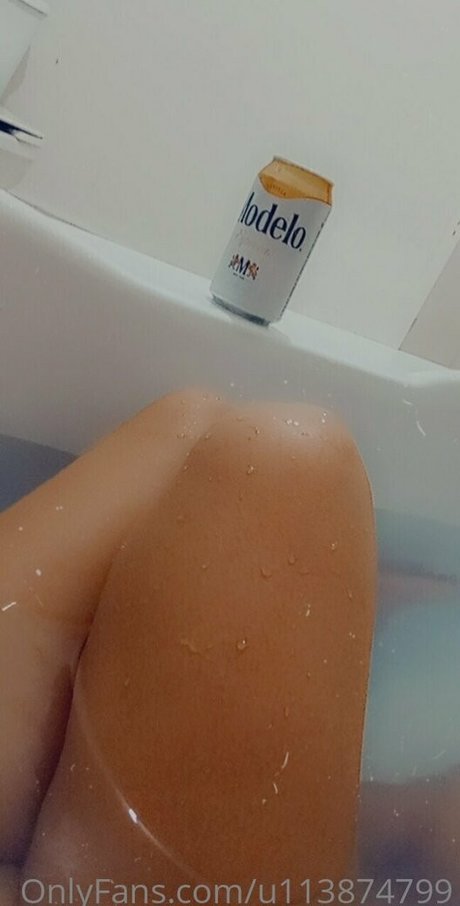 Itzel Loera nudes model img