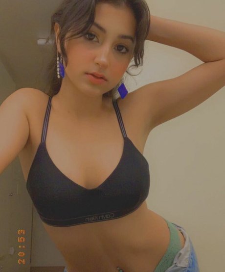 Izze King high quality pornstar pictures