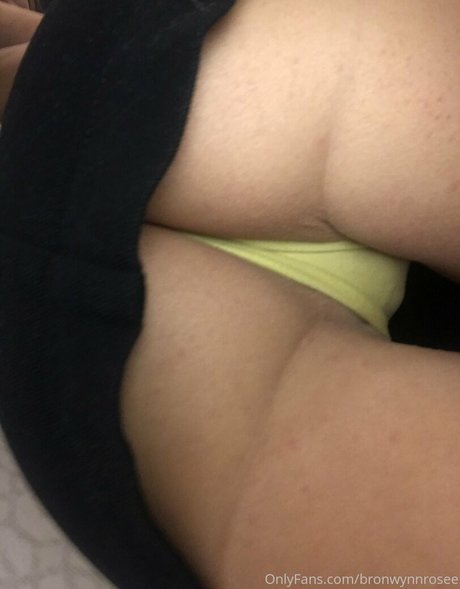 bronwynnrosee sexy actress galleries