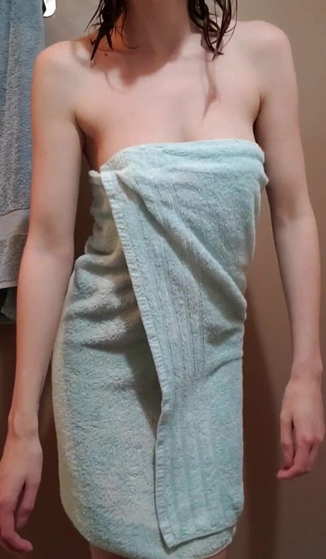 defyxgravity naked model pic