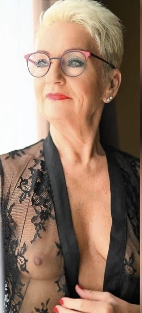 Zauberfee model naked photo