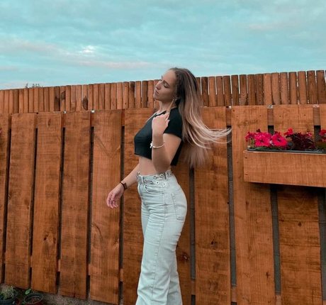 uxiaa 16 star nudes image