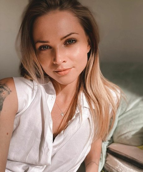 Lussy hd pornstar photo