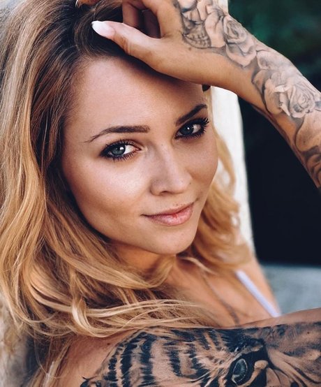 Lussy nudes model galleries