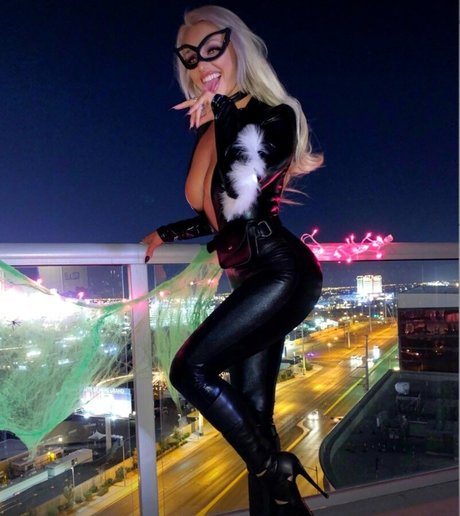 Cass Holland nude actress pics