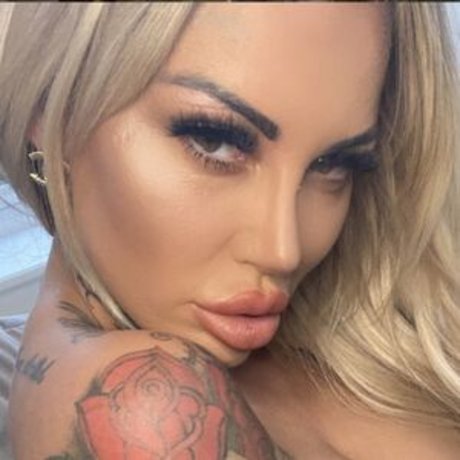 Sallie Axl hd actress images