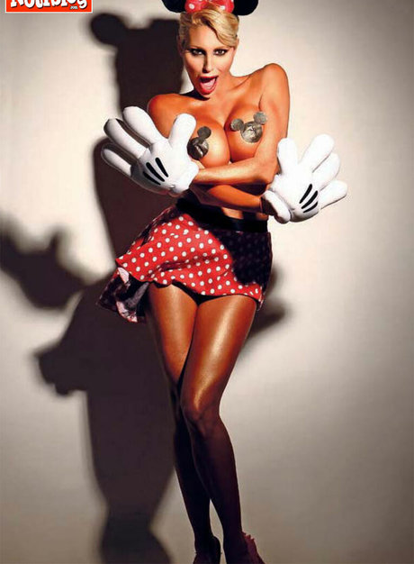 Victoria Xipolitakis art star photos