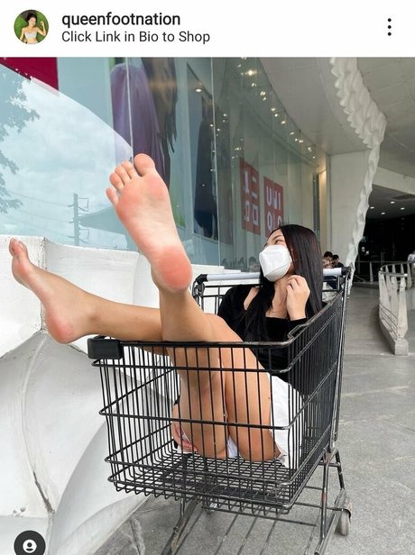 Alisa Phud naked pornstar photos