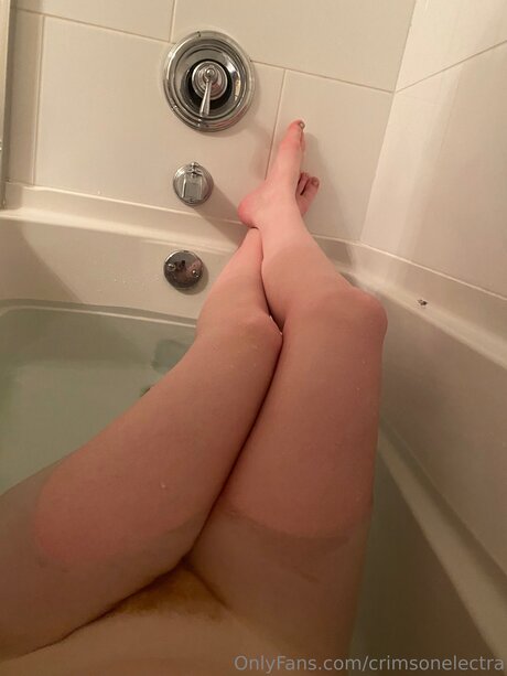 crimsonelectra pornographic model photo