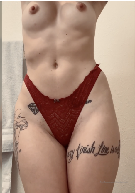 Amalia Loveee pornstar perfect pic