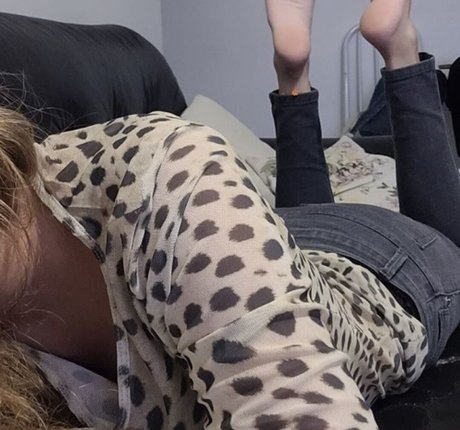 Anna Cute Feet porn model galleries