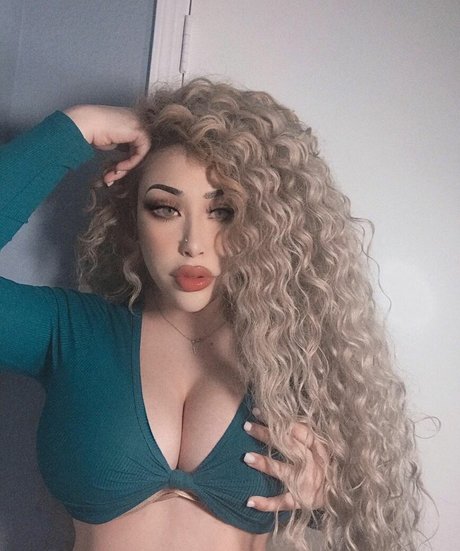 A jellyy model xxx picture