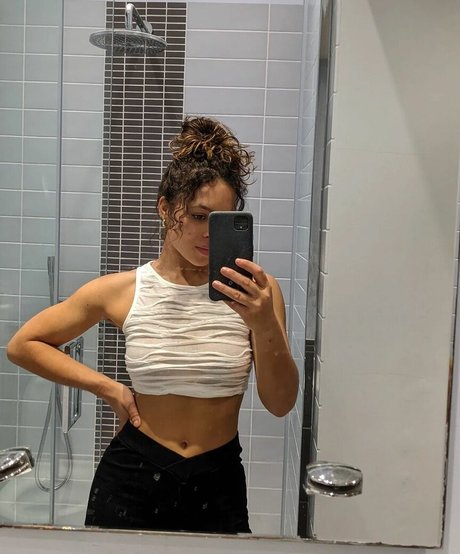 Moya Lothian McLean sex model pictures