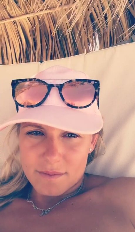 Julia Simic star perfect pics