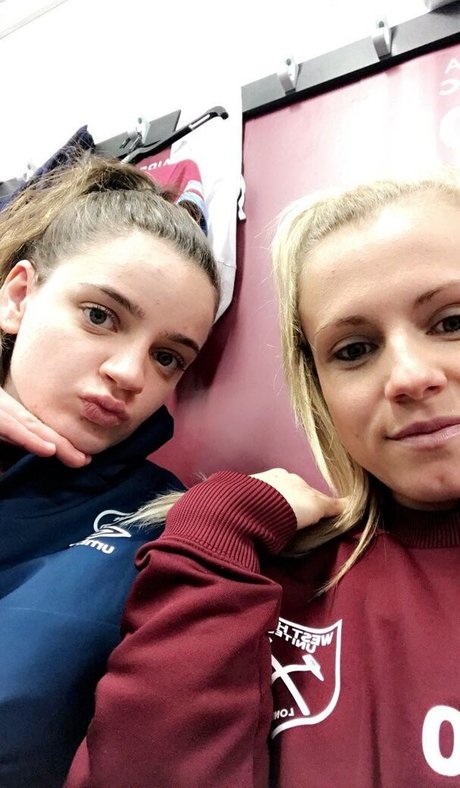 Julia Simic xxx star archive