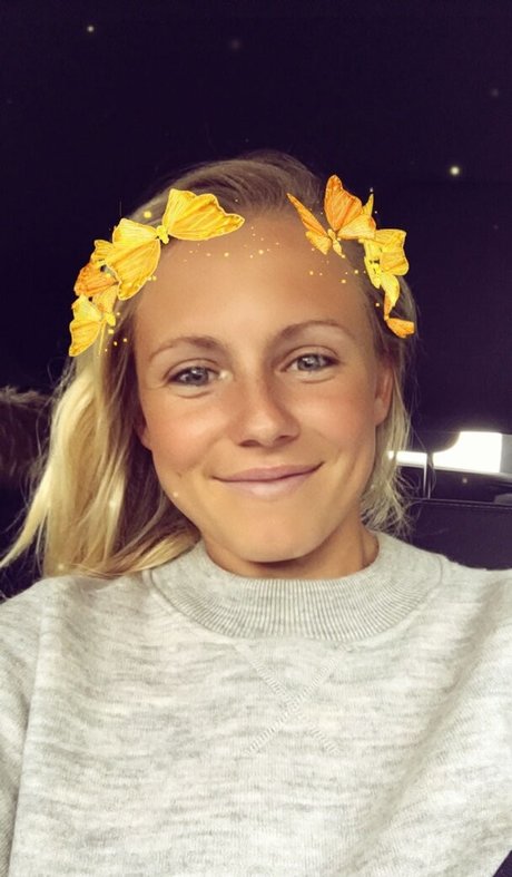 Julia Simic star nude img