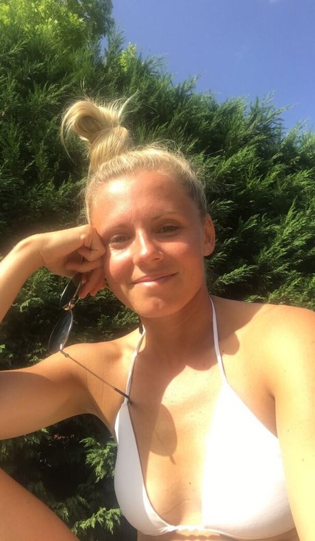 Julia Simic high quality actress pic