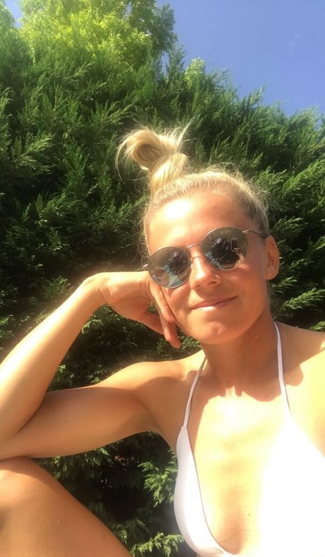 Julia Simic model high quality archive