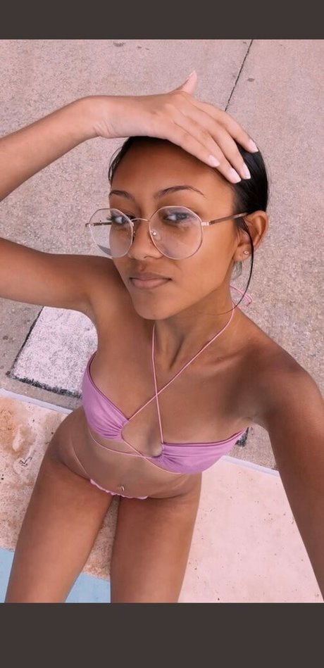 molineymao nude pornstar photo