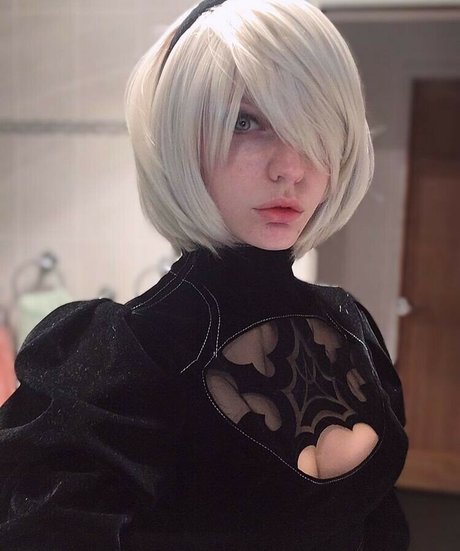 Elfvie model free photos