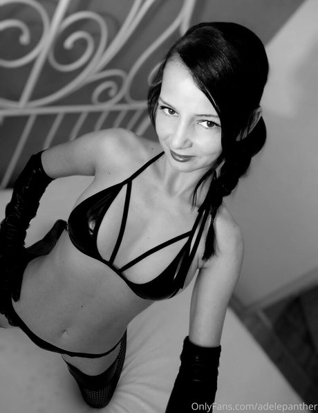 Adele Panther hot star img