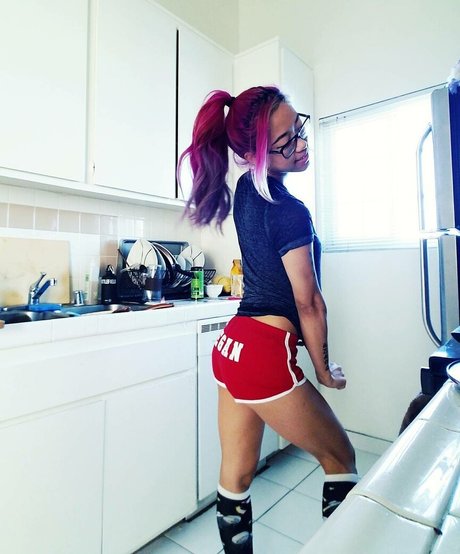 parallaxstella naked model gallery