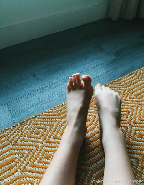 Ellbat nudes actress pics