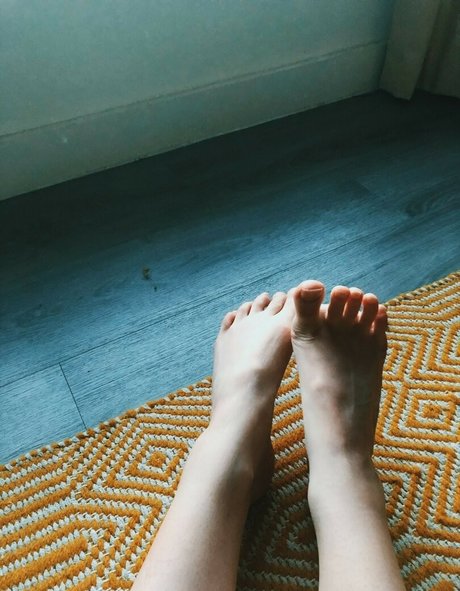 Ellbat porn model photos