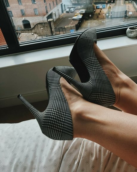 Ellbat star hot archive